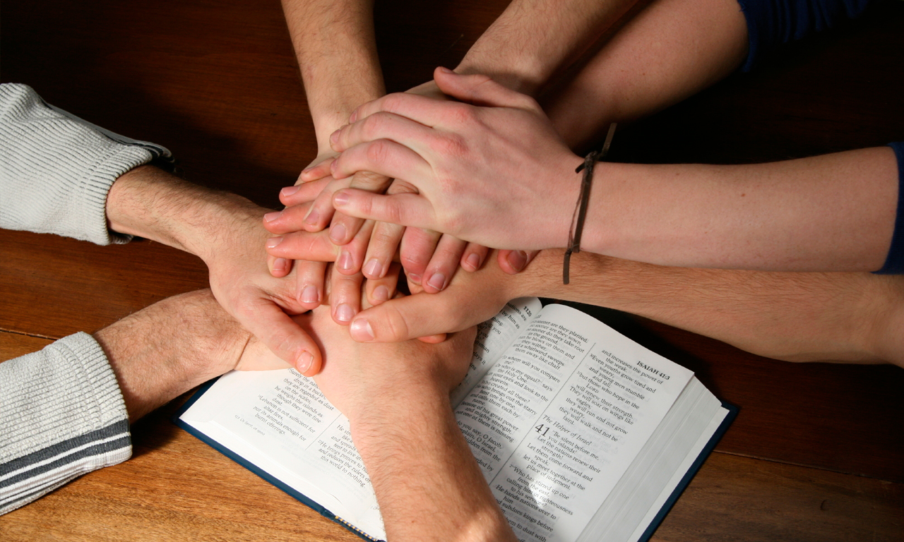 Orar unos por otros es un deber cristiano